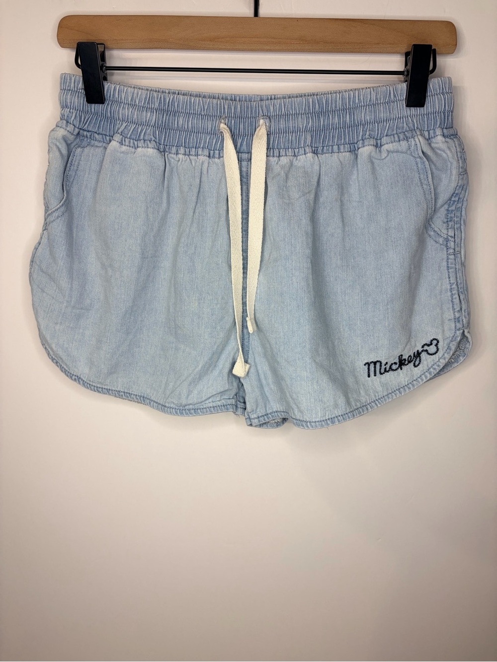 Junk Food Women’s Disney Mickey Mouse Chambray Pull On Shorts, Size Small
